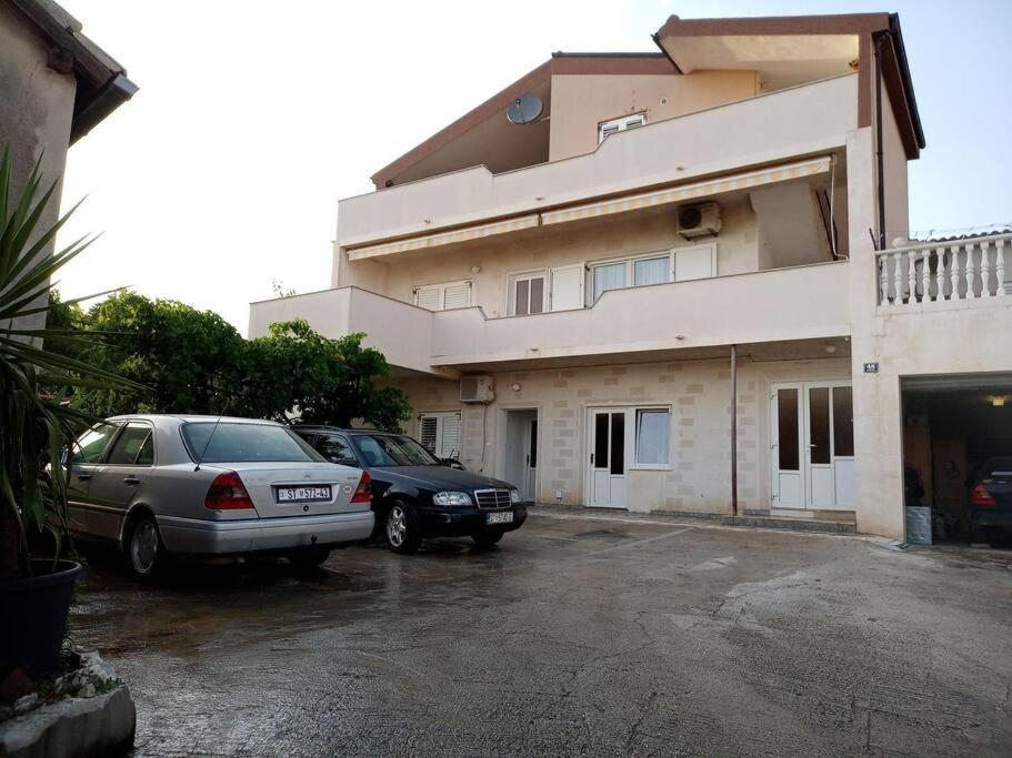 Obiteljski Stan Kastel Luksic Daire Kastela Dış mekan fotoğraf